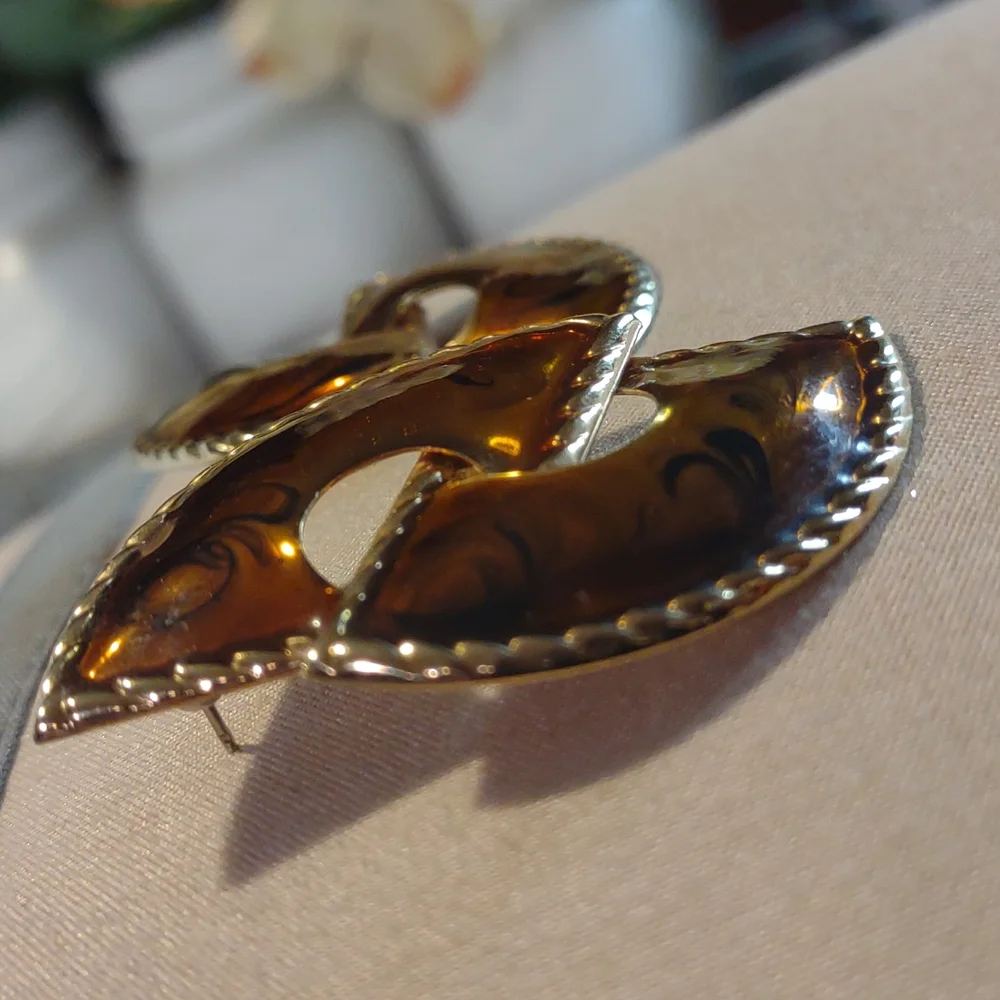 Vintage Brown Goldtone graphic earrings